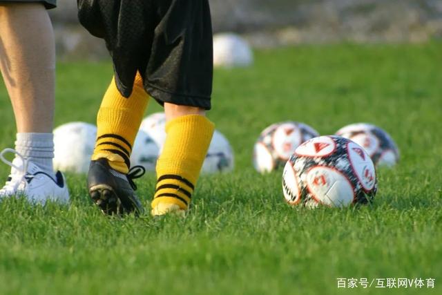 1：0爆大冷！中国男足以小打大赢了，等了7年，短短15天双杀沙特